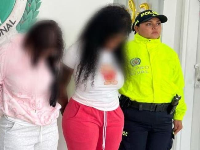 Dos mujeres capturadas por drogar y robar a extranjeros en Medellín. Foto: Policía.
