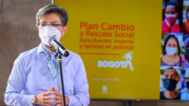 "Estudiar en Colombia es caro, largo y no te lleva a empleo": Claudia López