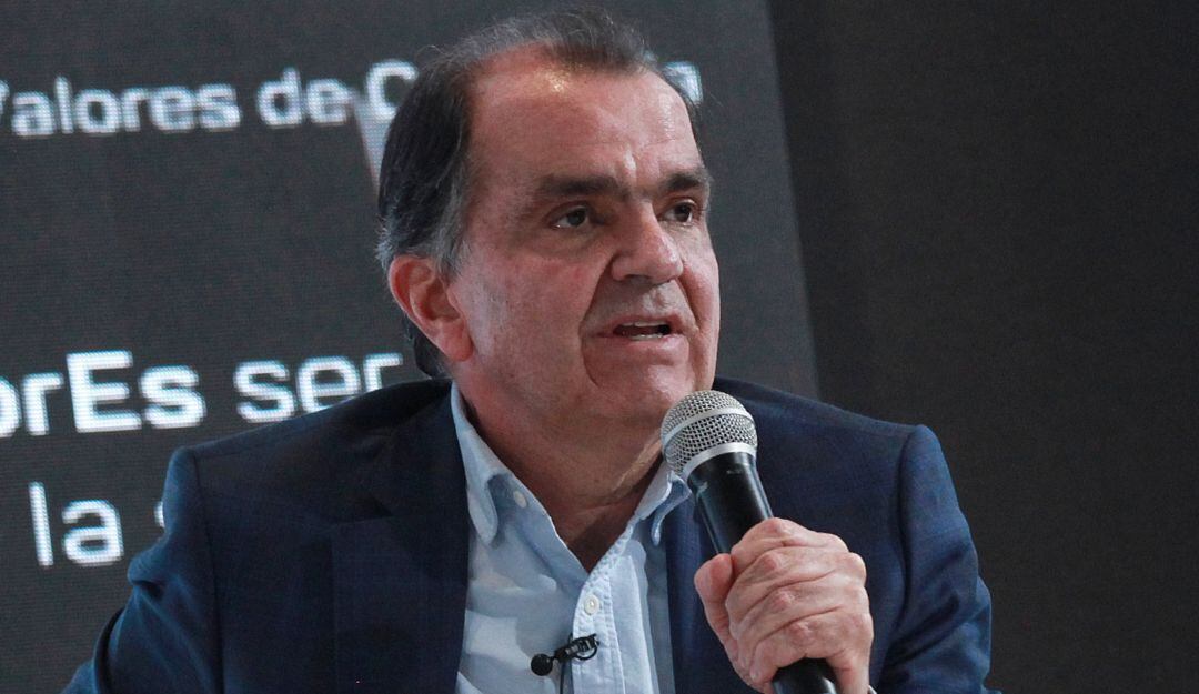 Zuluaga por ahora no estaría en la consulta del Equipo por Colombia