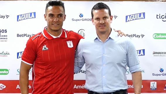 Lucas González es presentado como nuevo entrenador del América de Cali. / Foto: Rueda de prensa