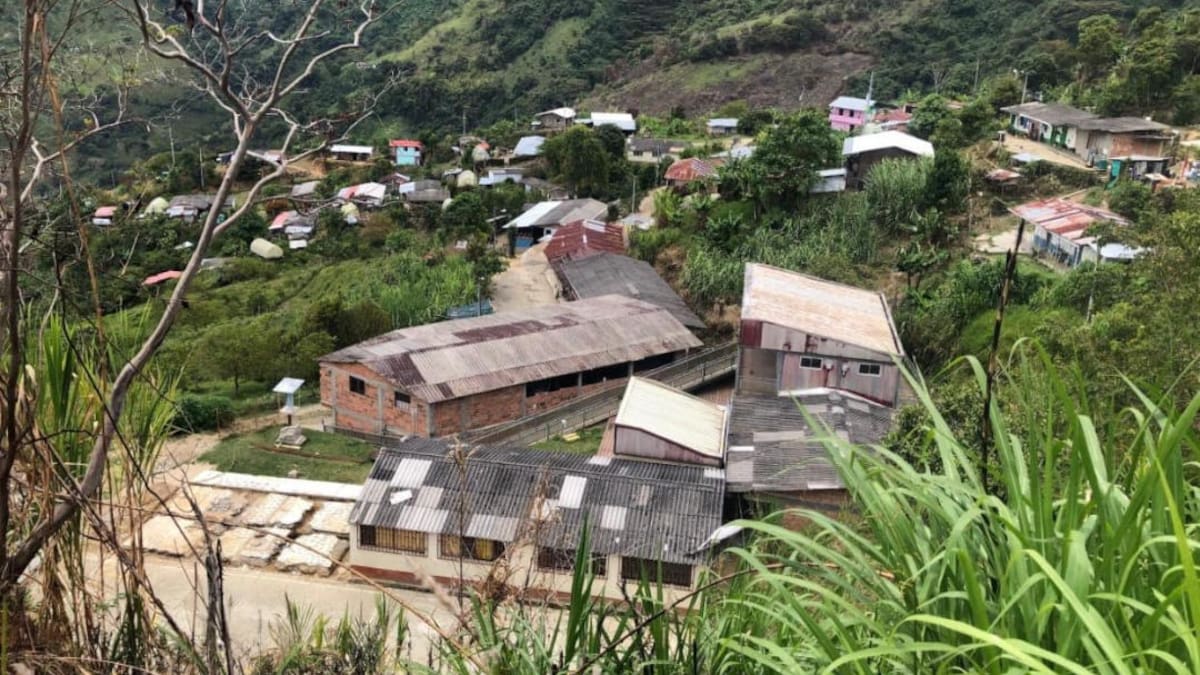 Combates en Briceño, Antioquia, dejan familias confinadas y alertan por posibles desplazamientos
