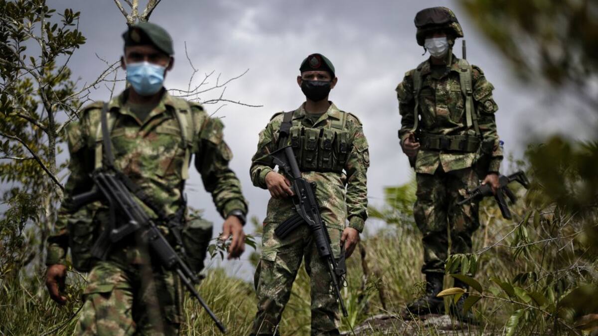 Ya no serán faltas graves las críticas a superiores en las FF.MM.