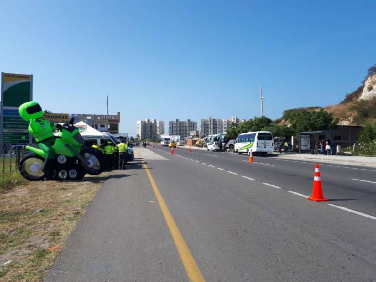 Más de 100.000 vehículos se movilizaron por las vías del Magdalena durante el puente de reyes