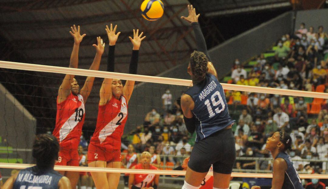 Colombia vs Perú en Sudamericano de Voleibol en Barrancabermeja 2021