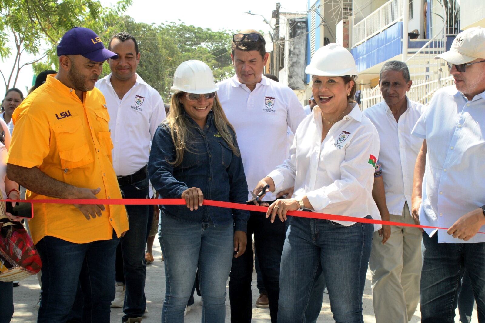 Alcaldesa de Turbaco inauguró cuatro calles y arrancan obras provisionales en El Talón