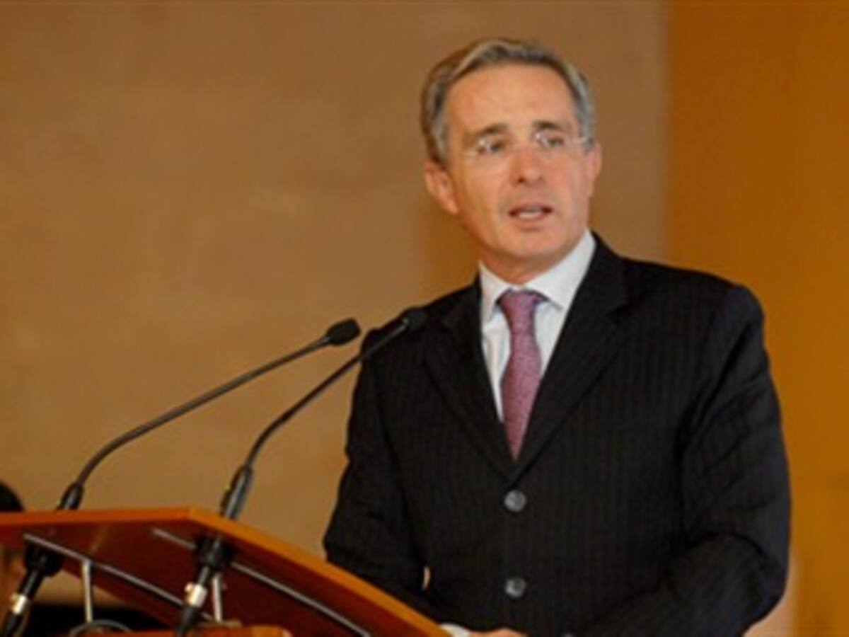 Uribe asegura que esta dispuesto a dialogar con Venezuela