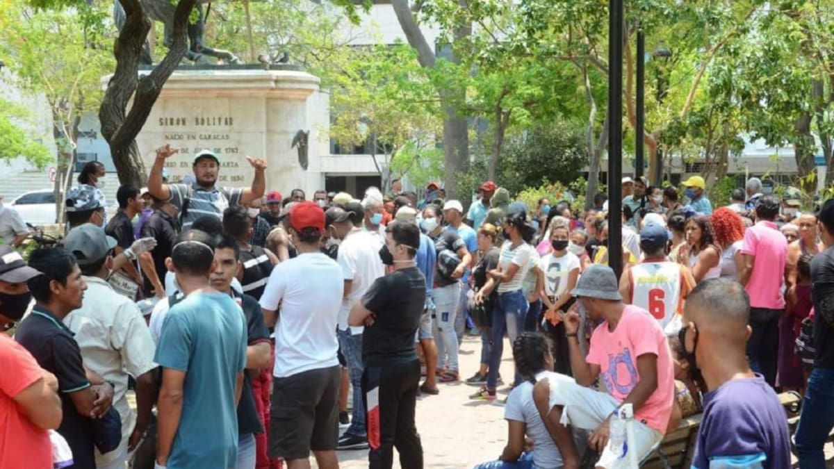 Vendedores informales protestaron frente a la Alcaldía de Santa Marta