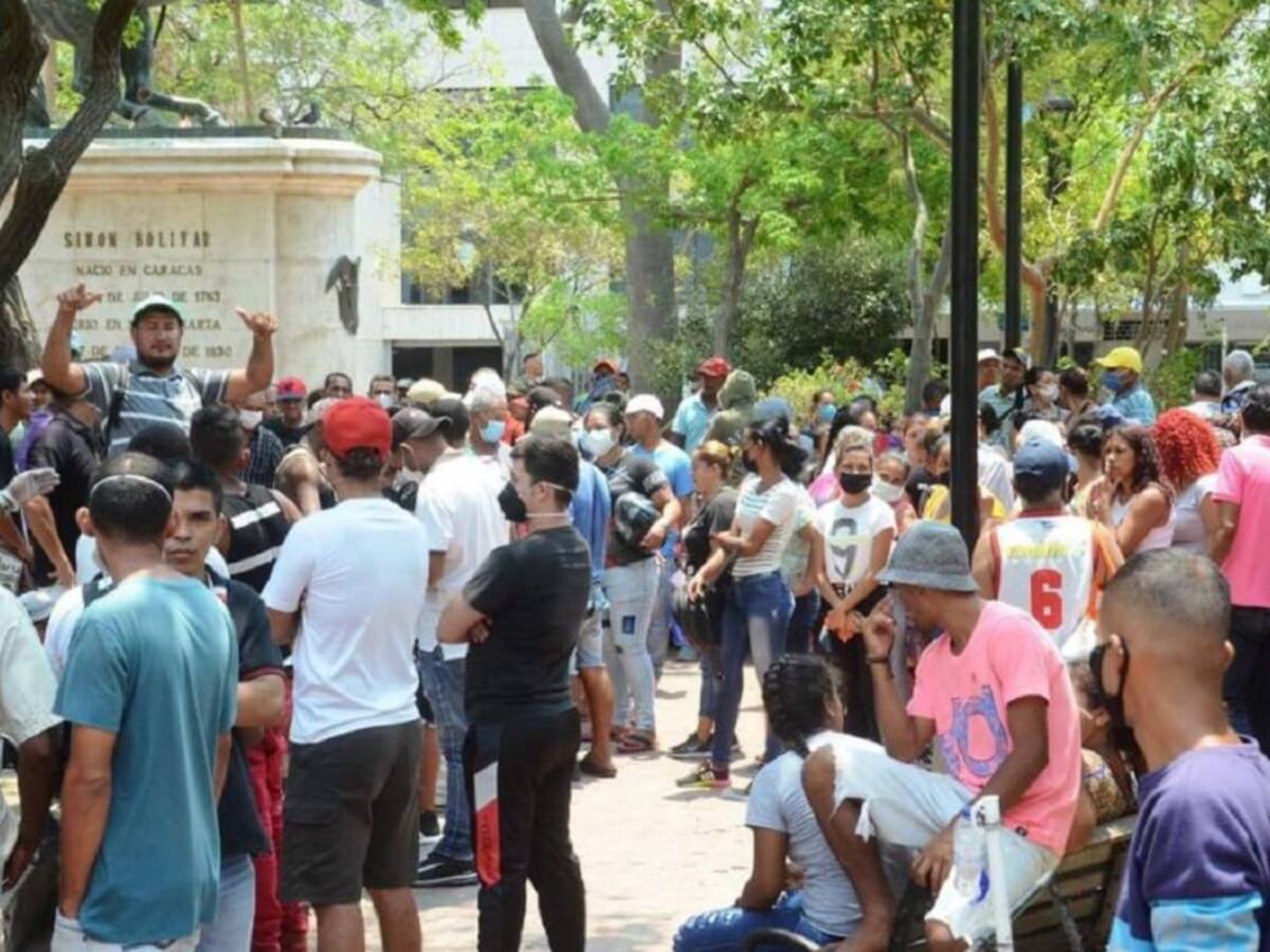 Vendedores informales protestaron frente a la Alcaldía de Santa Marta