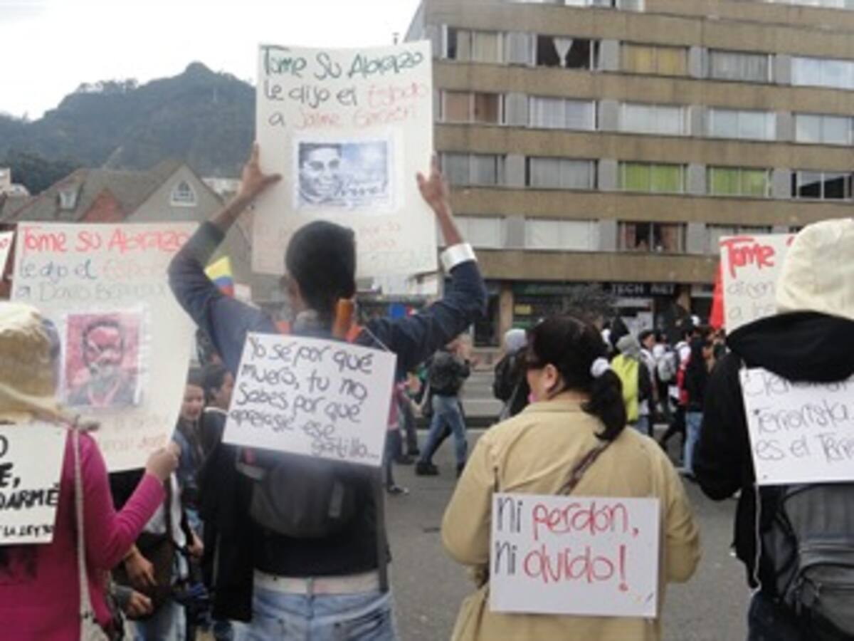 Estudiantes suspenden el paro y mantienen movilizaciones