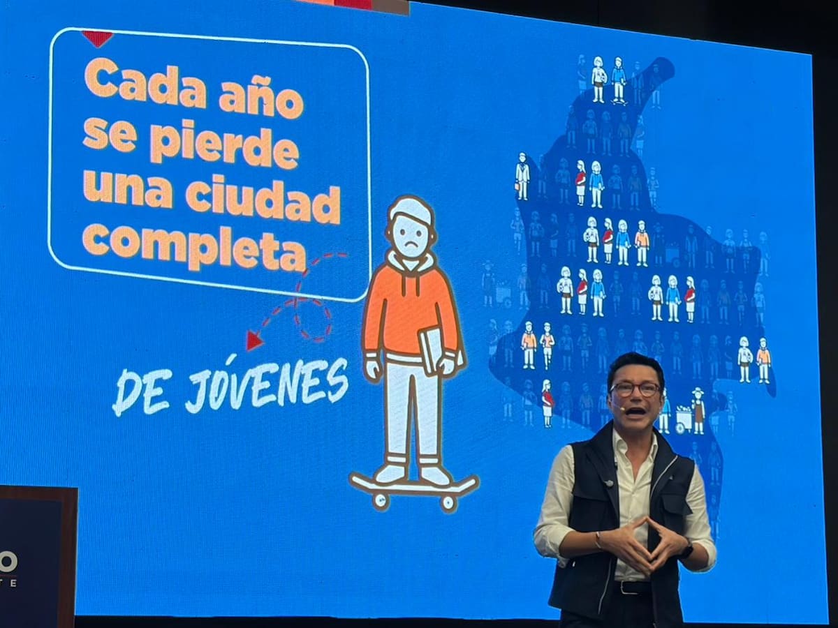 “Vamos a pagarle medio salario mínimo a los jóvenes para que estudien”: Carlos Caicedo, candidato