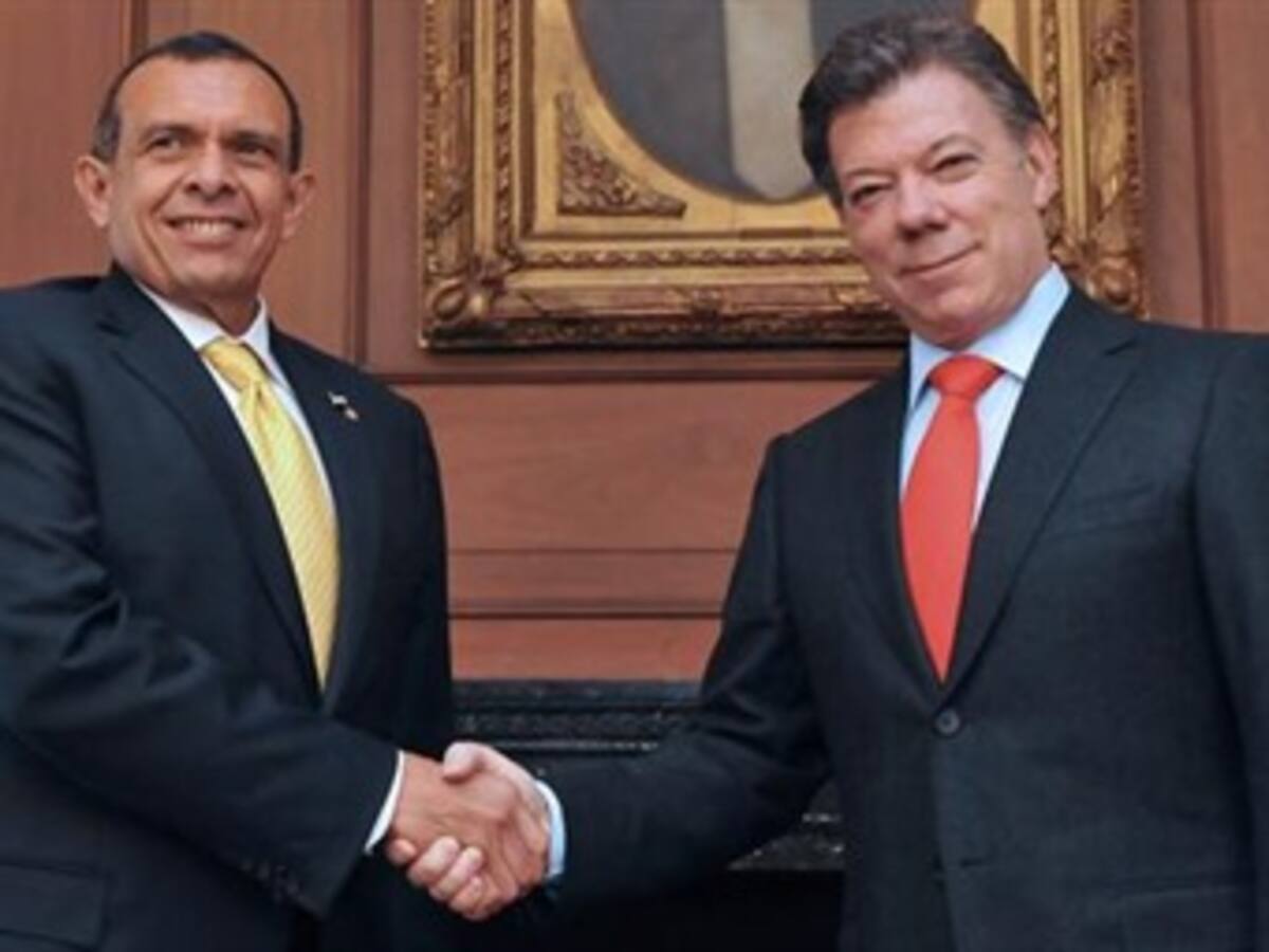 Santos rechaza críticas a acuerdo de estabilización política en Honduras