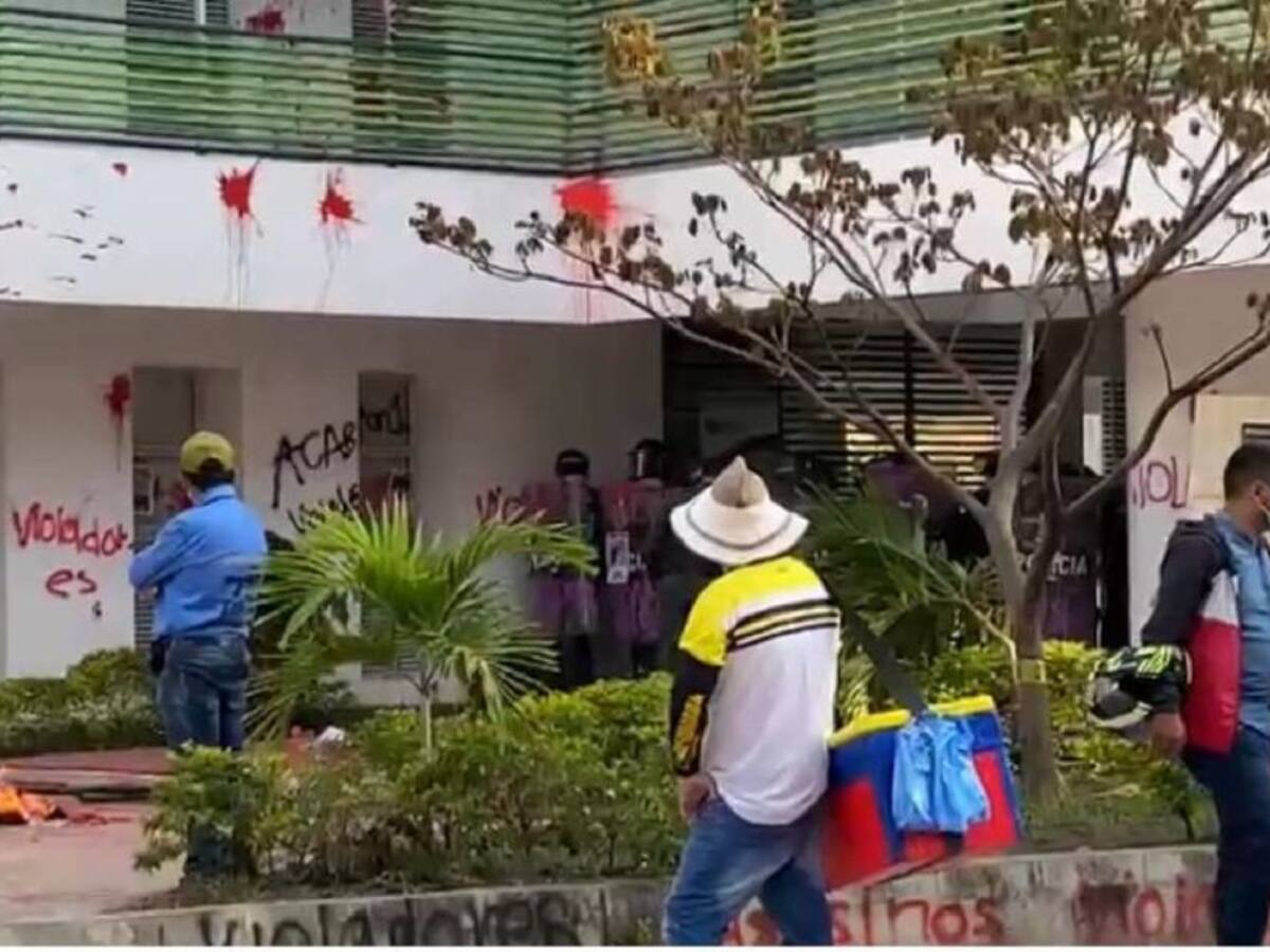 VIDEO: Policía denuncia daños a estación Sur