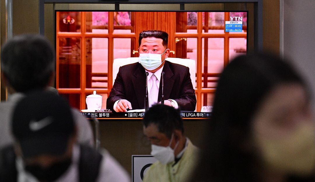 El dirigente de Corea del Norte informa sobre los casos de COVID-19