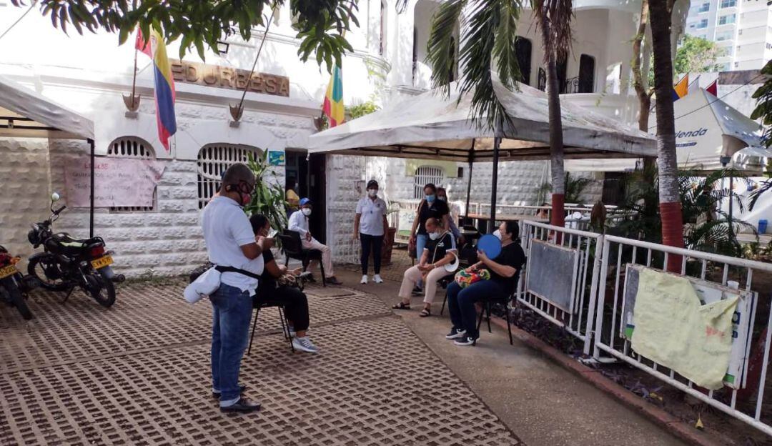 Un año completan los empleados de la entidad sin recibir sus salarios