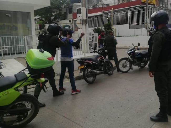 Riña en vía pública deja varios sancionados en Cartagena