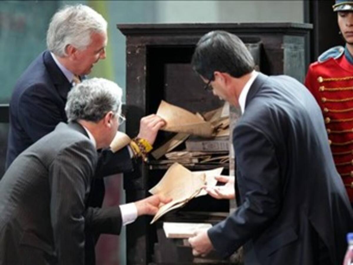 Se revelan los secretos que guardó la Urna Centenaria