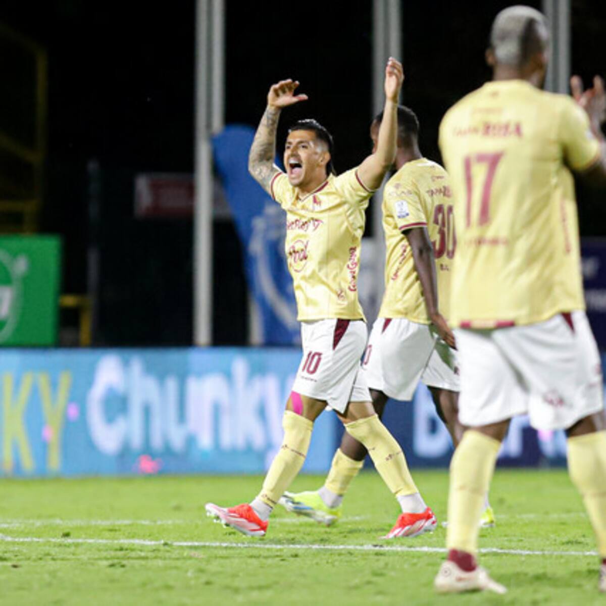 Tolima logra una remontada agónica en Techo y regresa a la pelea en el Grupo B