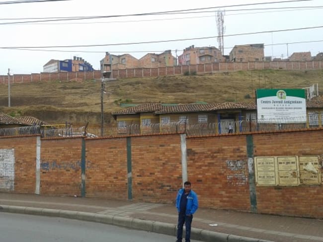 Un violento amotinamiento en la Casa del Menor Marco Fidel Suárez terminó con infraestructura destruida, un profesor hospitalizado y varios adolescentes judicializados.
