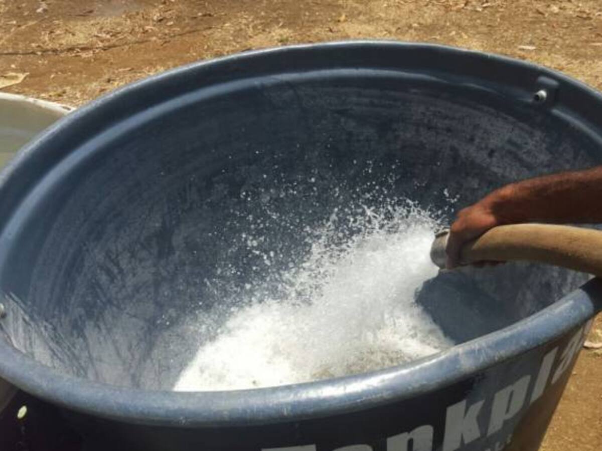 Se están entregando 39 mil litros de agua a zona afectada por derrame