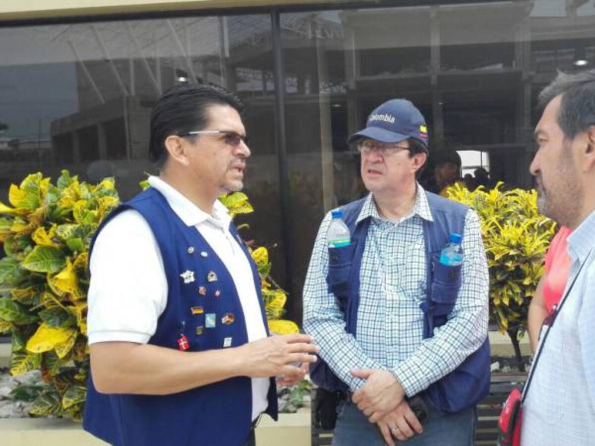 Sicólogos colombianos recorren hospitales de Manta atendiendo a heridos tras terremoto