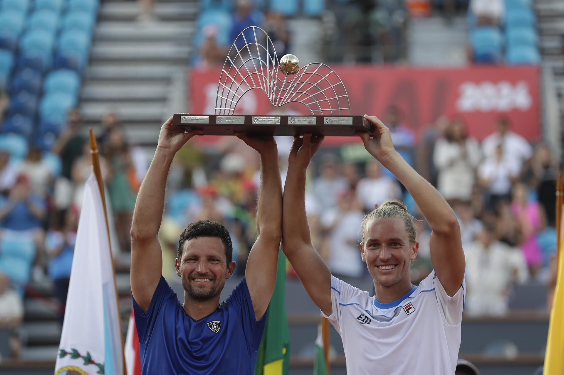 Nicolás Barrientos y el brasileño Rafael Matos, campeones del torneo de dobles del Abierto de Río de Janeiro / EFE