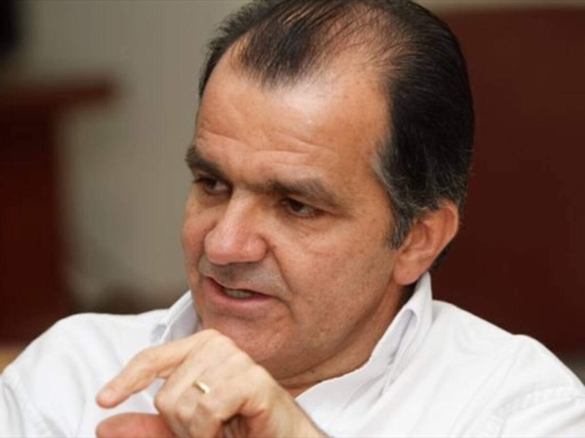 Este sábado Óscar Iván Zuluaga se someterá a cirugía tras padecer cáncer