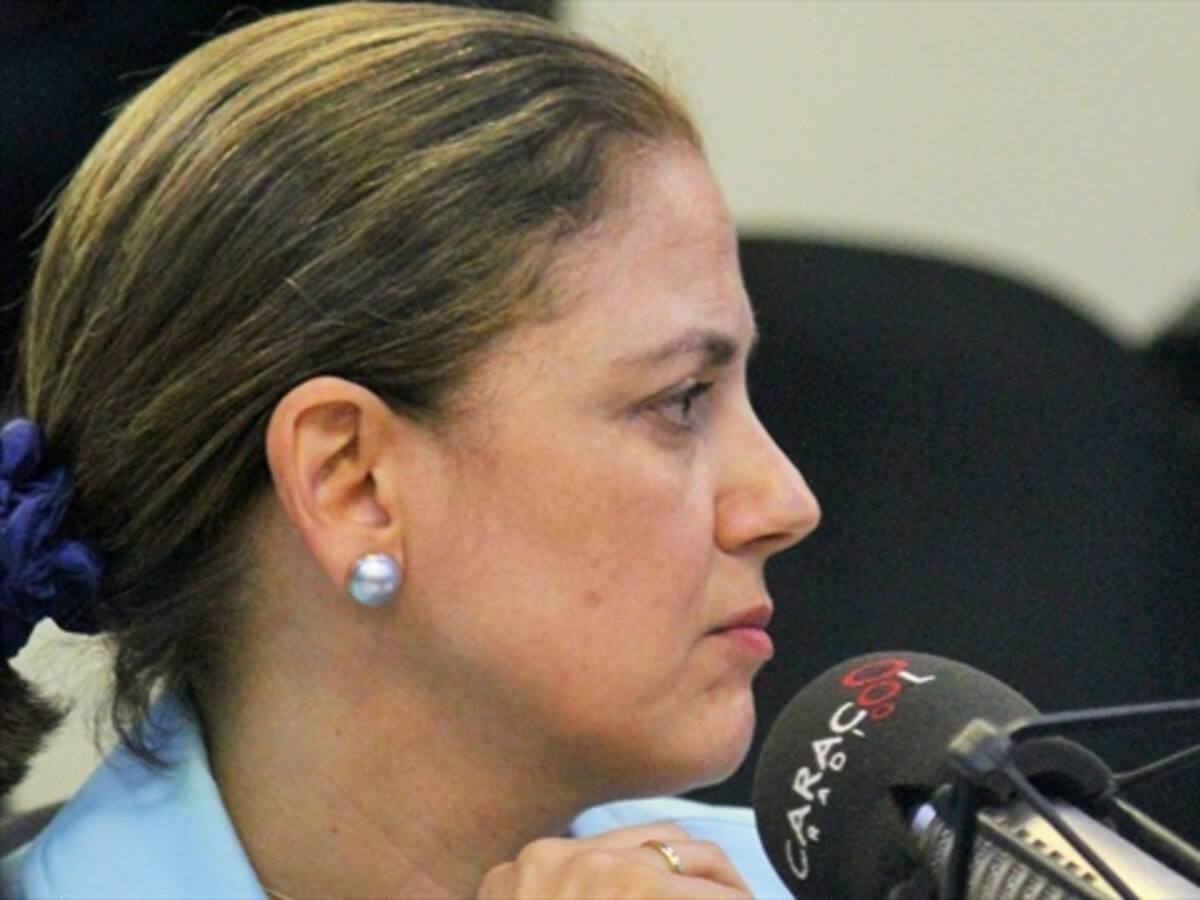 Senadora Guerra rechaza que Farc incluyan militares en Comisión de Verdad