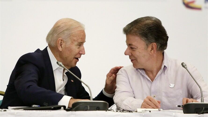 Joe Biden, vicepresidente de EE.UU., junto a Juan Manuel Santos. Foto: Agencia EFE