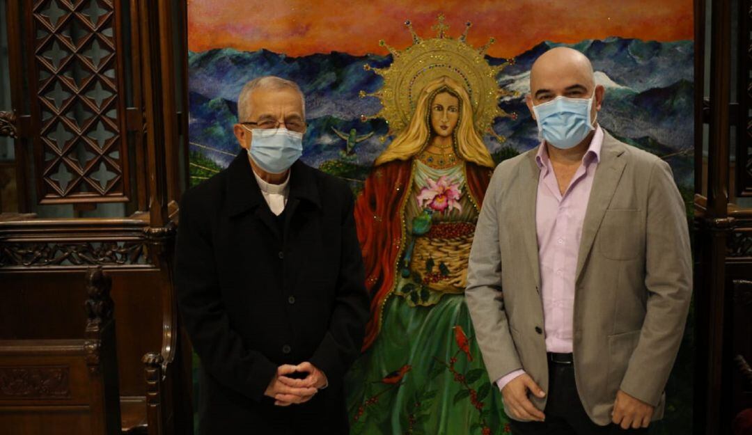 El padre Efraín Castaño Arboleda y el artista plástico Benjamín Sepúlveda