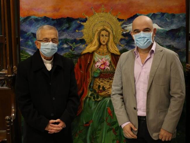 El padre Efraín Castaño Arboleda y el artista plástico Benjamín Sepúlveda