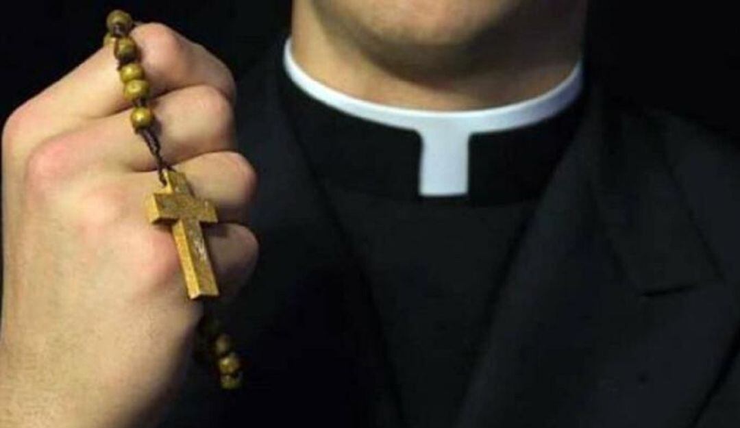Sacerdote estaba siendo extorsionado con supuesto video íntimo