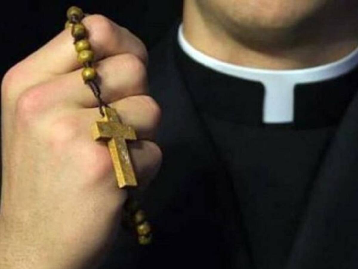 Sacerdote estaba siendo extorsionado con supuesto video íntimo
