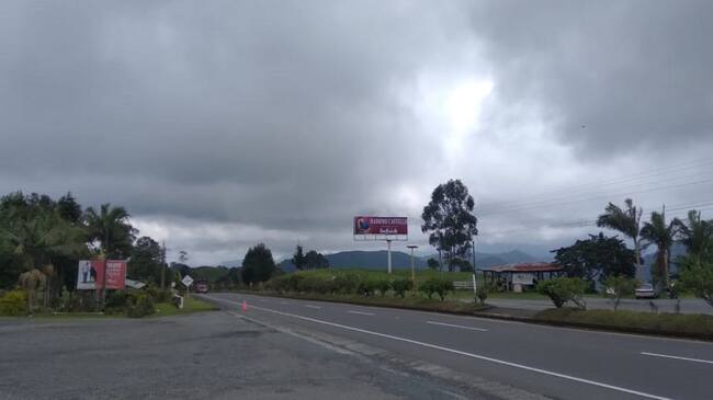 Vía Armenia-Pereira