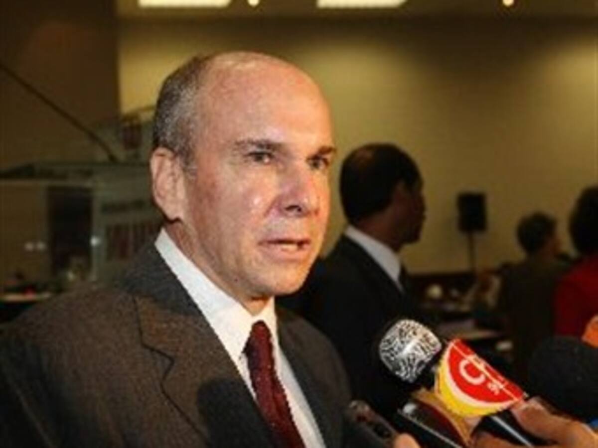 Sigue vigente el compromiso con el TLC pese a las dificultades: Embajador de EEUU