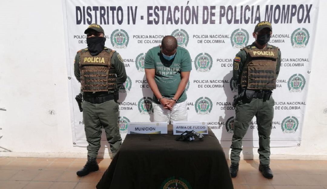 En medio de la persecución el presunto agresor arrojó un arma de fuego a un lote baldío. El caso ocurrió en el municipio de Mompox