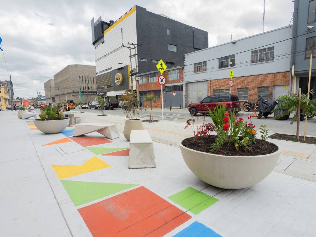 Galán entregó 29 nuevos tramos viales en la Zona Industrial de Puente Aranda