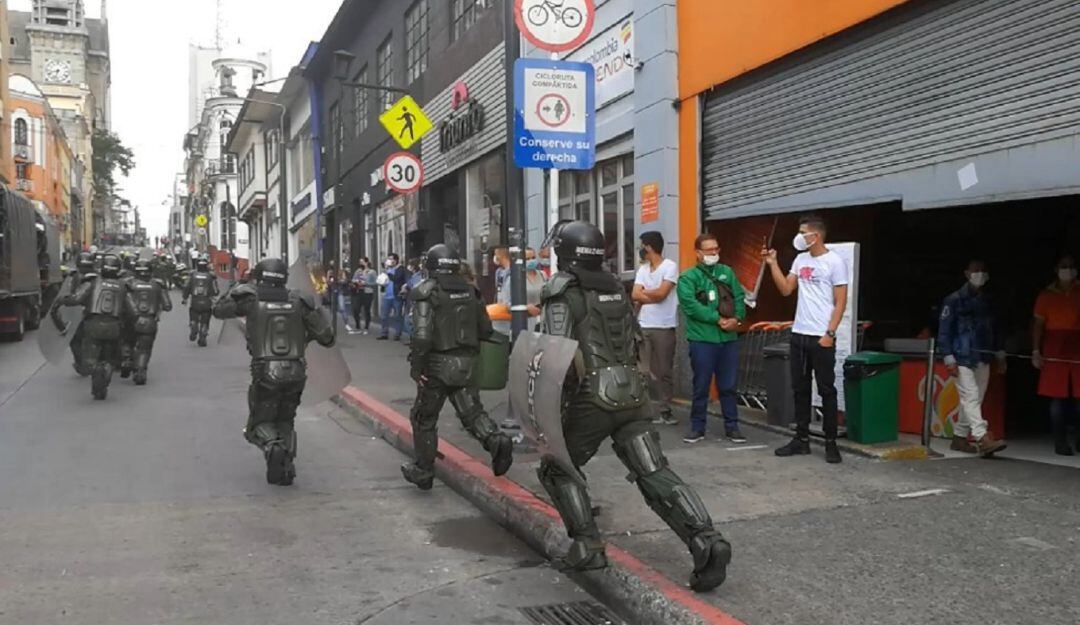 Escuadrones antisaqueos y antiatracos en Manizales