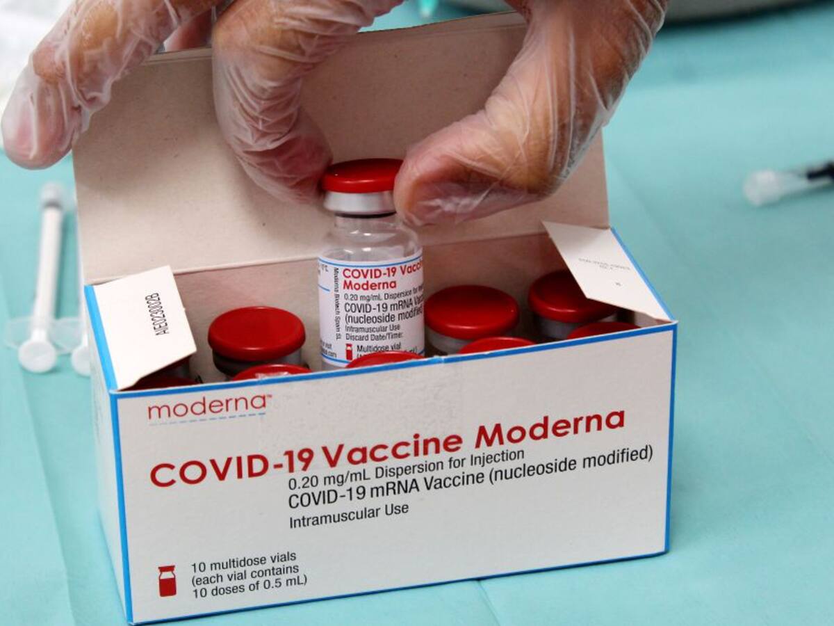 Moderna está desarrollando dosis única de refuerzo contra COVID-19 y gripe