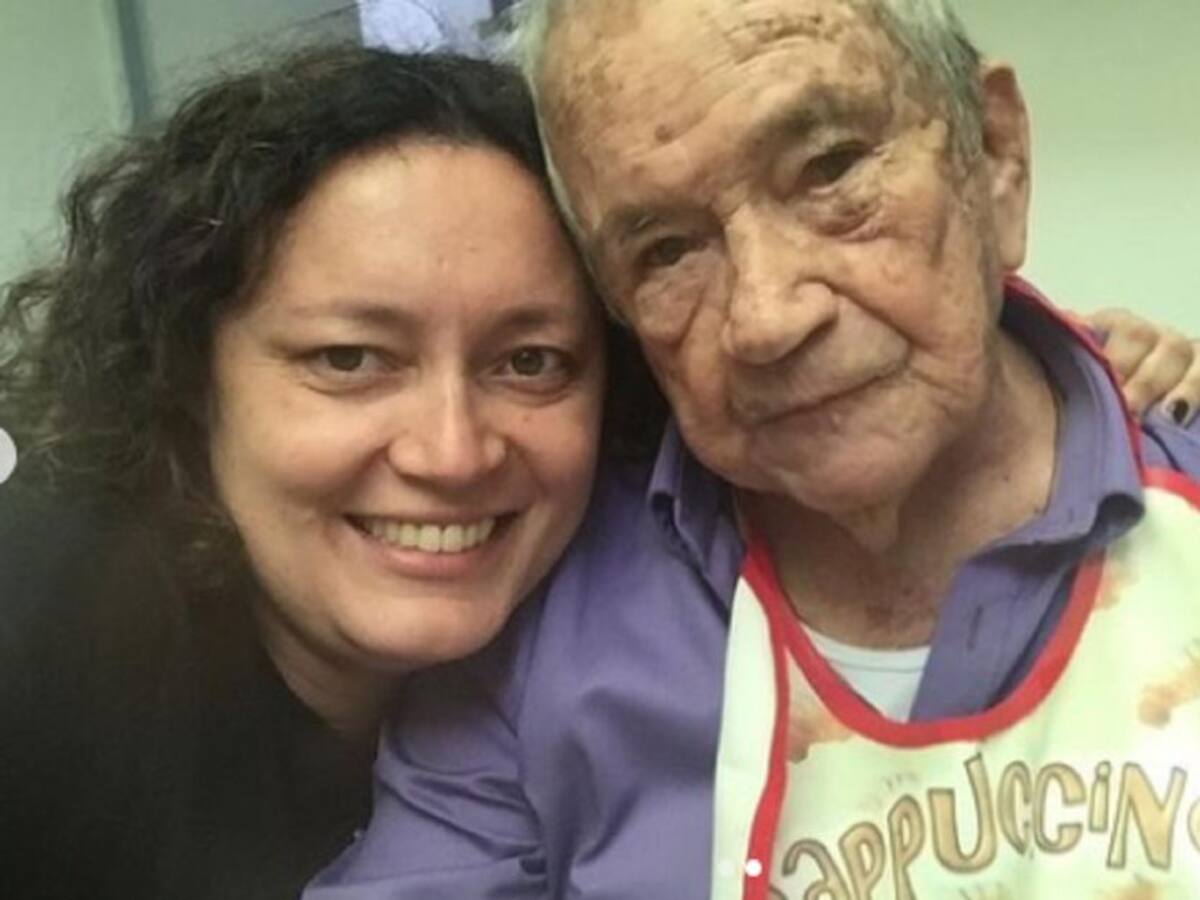 En redes apoyan a Angélica Lozano tras la pérdida de su abuelo