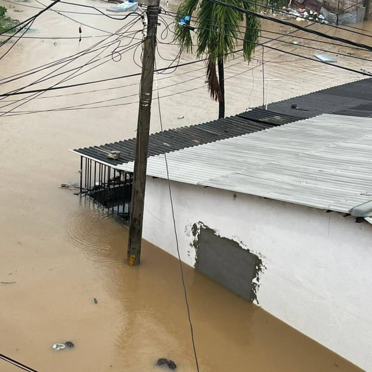 Fuertes lluvias causan inundaciones en San Andrés
