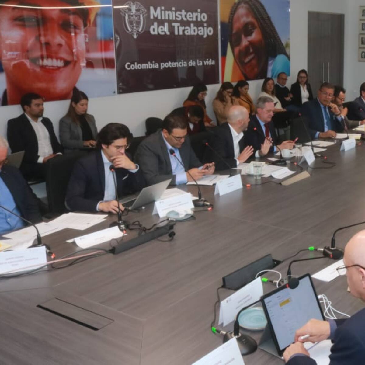 Esta es la agenda para la concertación del incremento del salario mínimo 2024