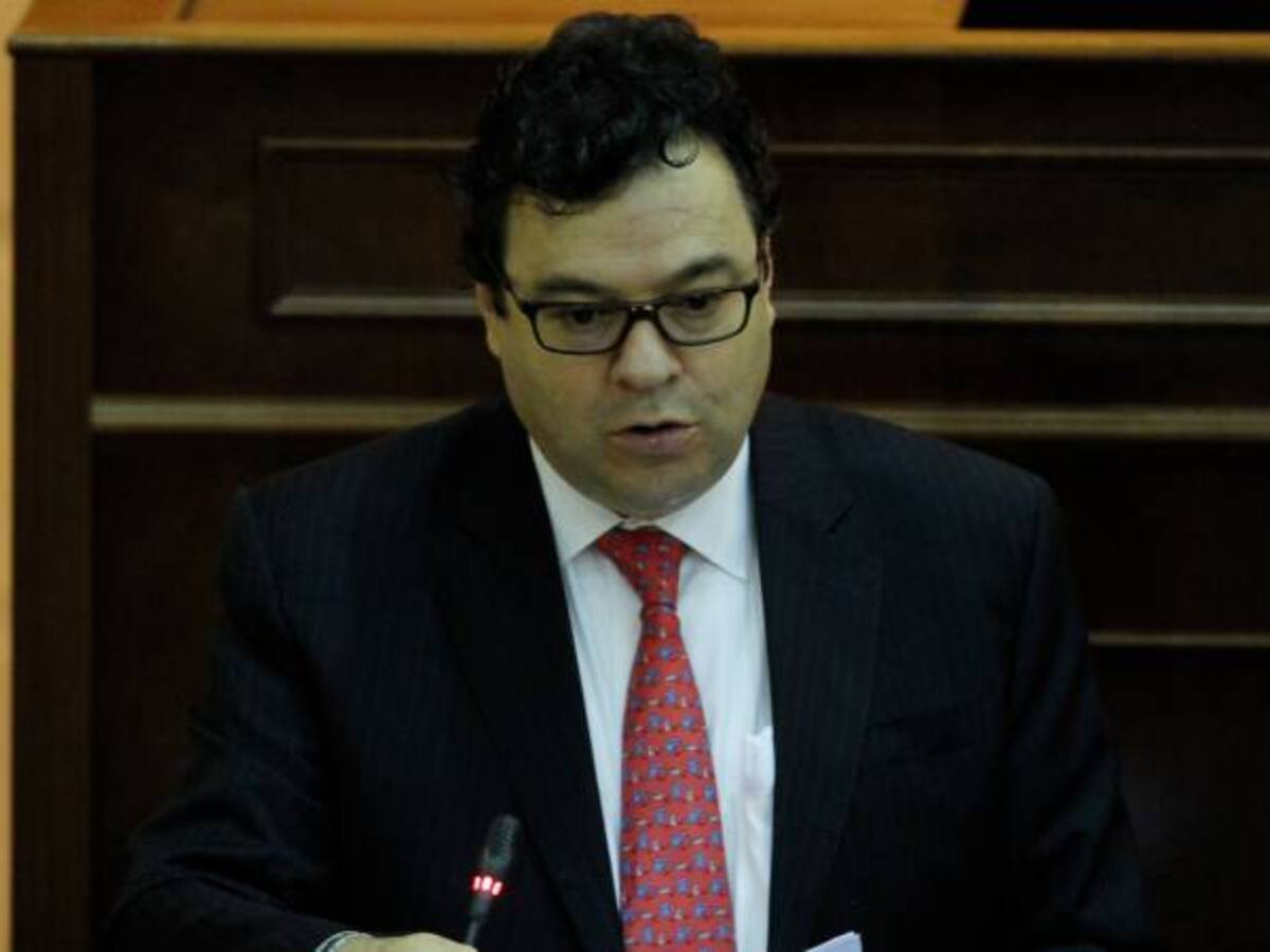 Mientras las Farc estén armadas siembre habrá un riesgo: Defensoría