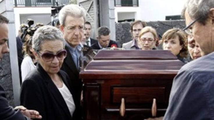 Portugal llora la muerte de Saramago y le rinde último tributo