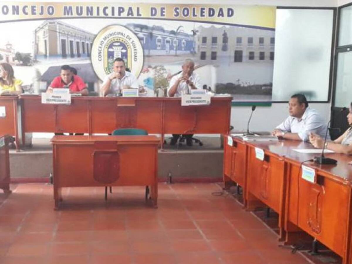 Dos concejales de Soledad se posesionan pese a inhabilidad por 10 años