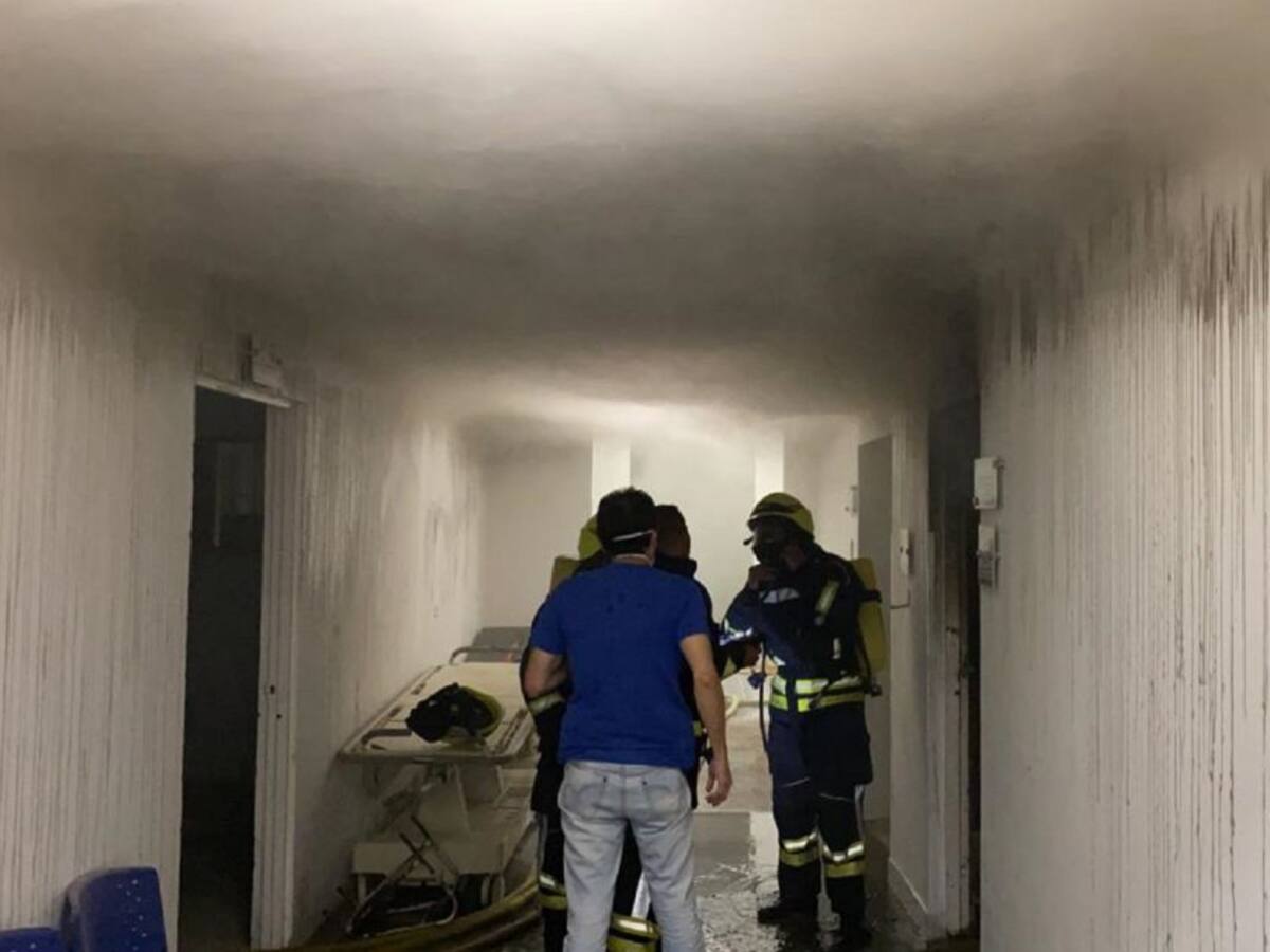 Bomberos: "Un señor se bajó y pagó el peaje para que pudiéramos pasar"