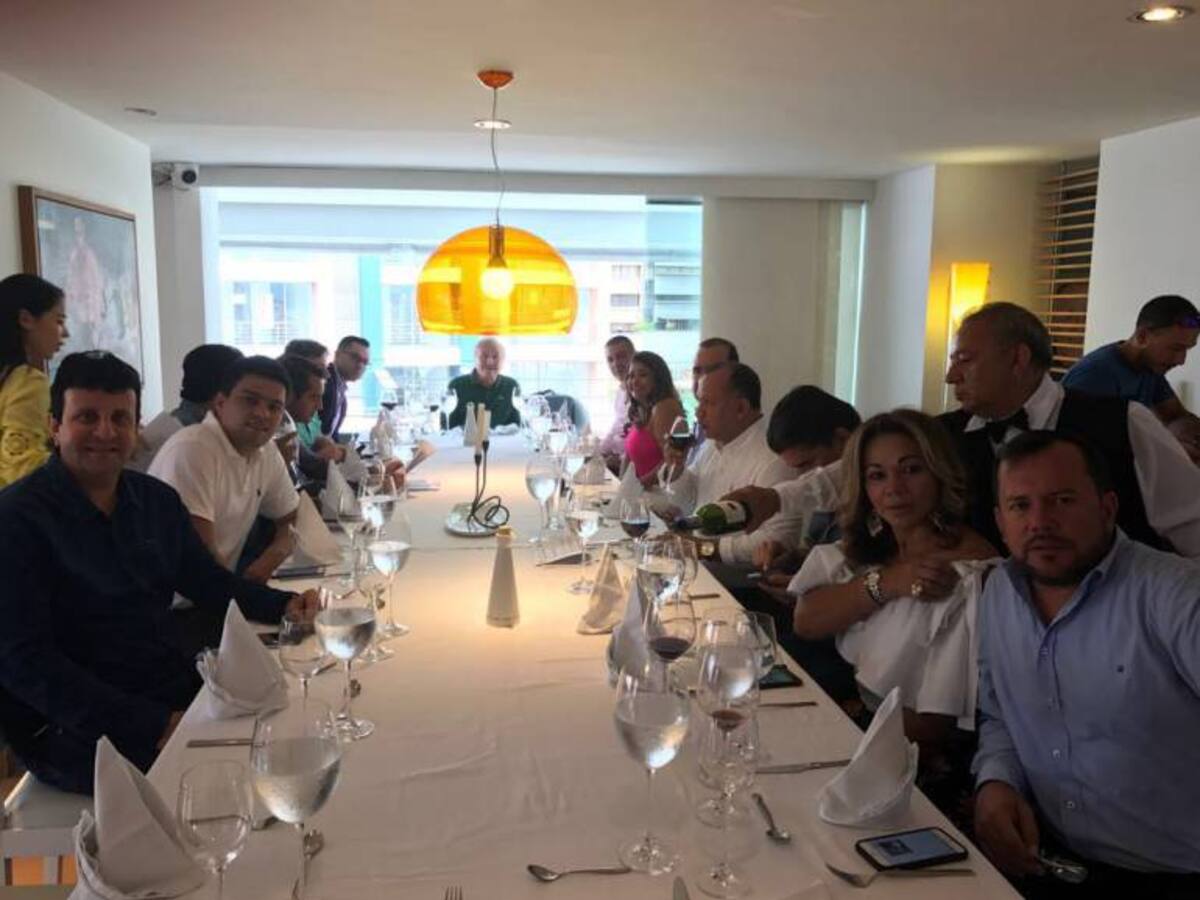 Estos fueron los compromisos acordados en almuerzo entre alcalde y concejales