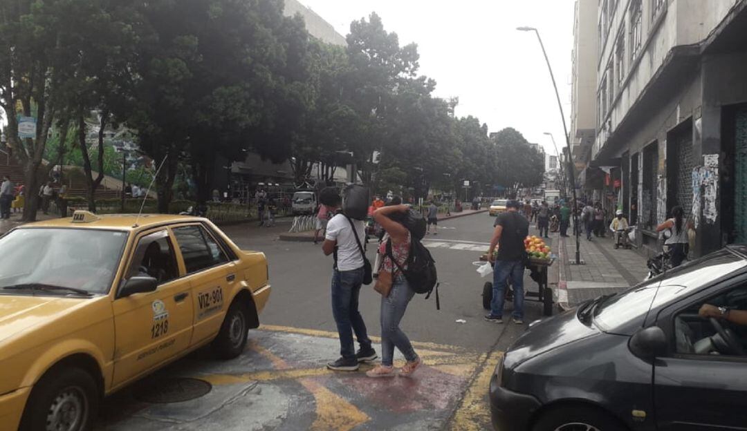Días de aislamiento en el centro de Armenia, carrera 16 con calle 17 esquina