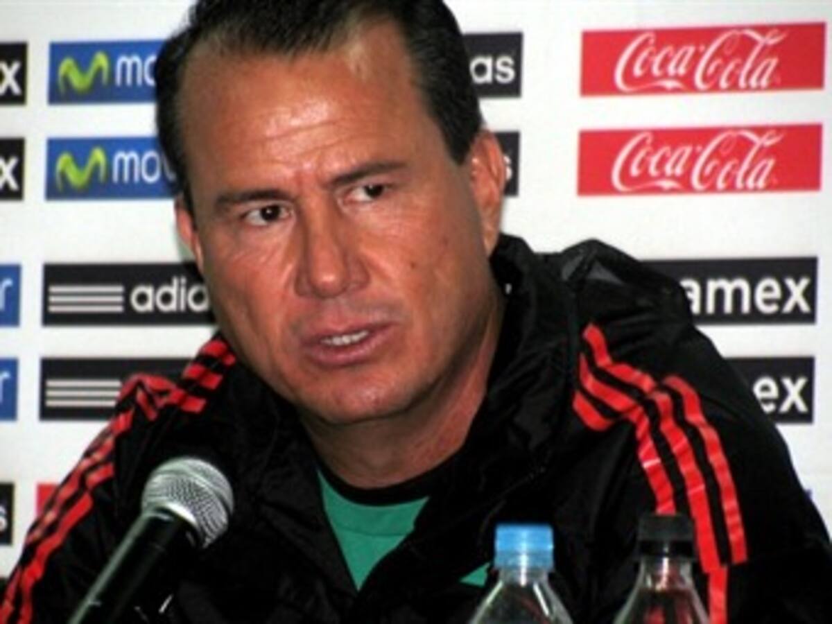 Pachuca presentó a Efraín Flores como su nuevo técnico