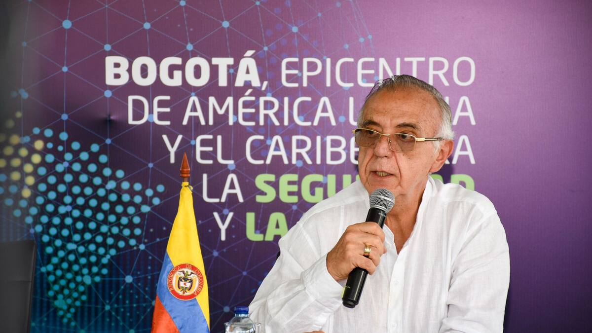 Otra crítica de MinDefensa al paro del ELN: “No es compatible con los diálogos”