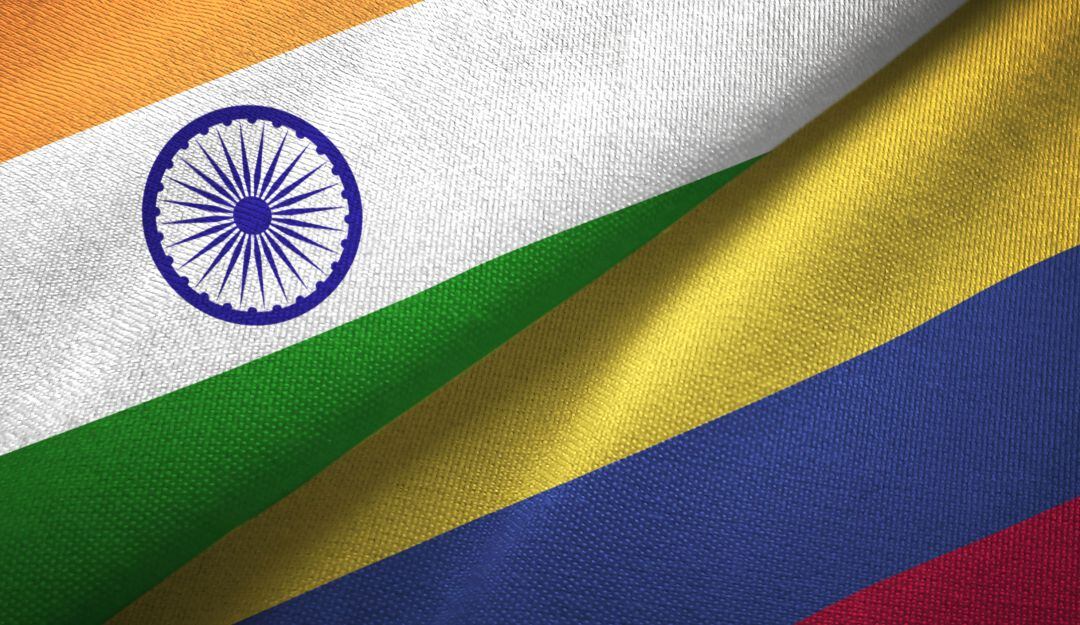 Banderas de la India y Colombia